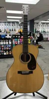 Martin Guitars - 000-28 V18 2